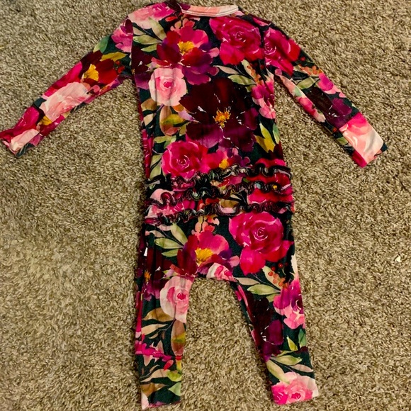 6-9 month Posh Peanut romper. - Picture 2 of 2